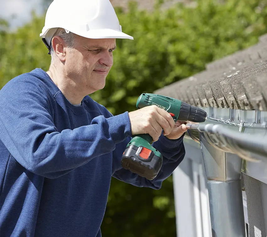 Gutter contractors dispatch service